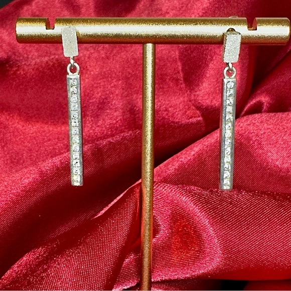 Sterling Silver Sparkling Dangle Earrings with white stones - Picture 1 of 16